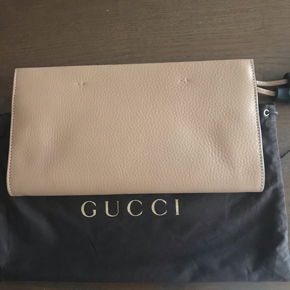 💯 Gucci Camelia Clutch Bag - Picture 6 of 8